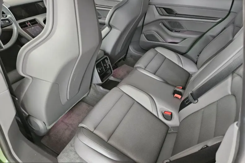Porsche Taycan din 2023 cu 49.000 km - oferta POR218526 - foto 16