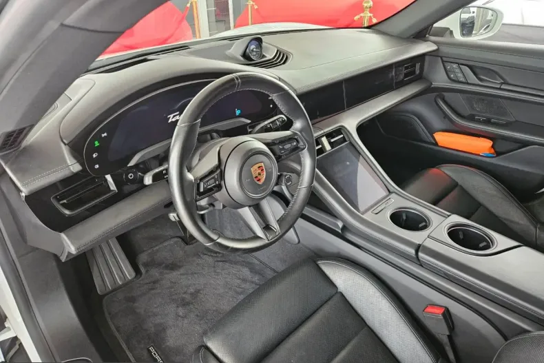 Porsche Taycan din 2023 cu 72.000 km - oferta POR218529 - foto 13