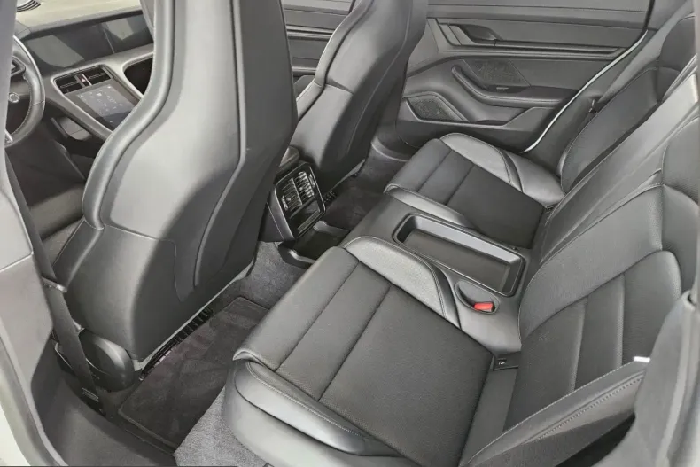 Porsche Taycan din 2023 cu 72.000 km - oferta POR218529 - foto 18