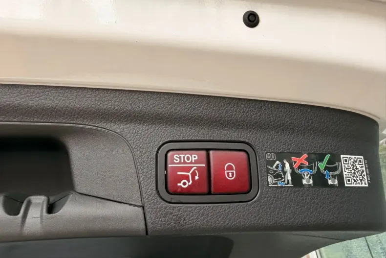 Mercedes-Benz GLE 450 (Clasa GLE) din 2025 cu 33.716 km - oferta MER218550 - foto 38