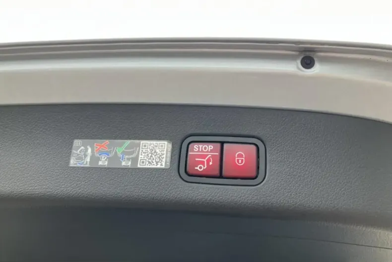 Mercedes-Benz GLC 300 (Clasa GLC) din 2025 cu 55.000 km - oferta MER218635 - foto 17