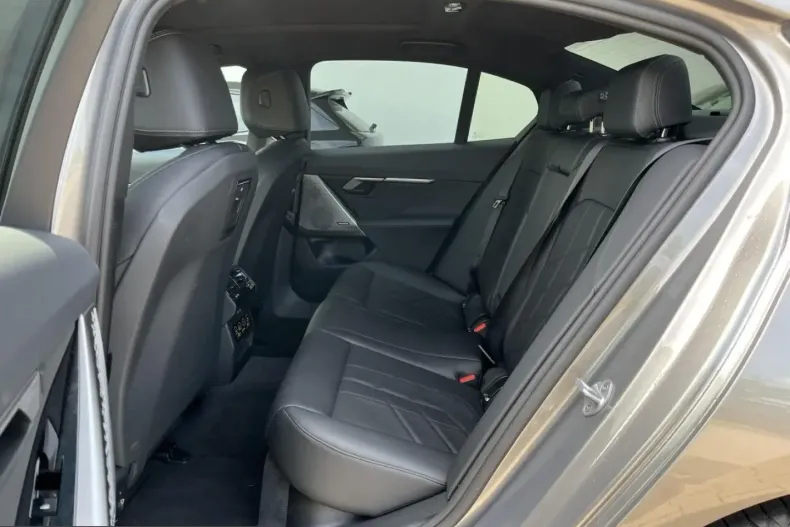 BMW 520 (Seria 5) din 2025 cu 21.969 km - oferta BMW218687 - foto 9