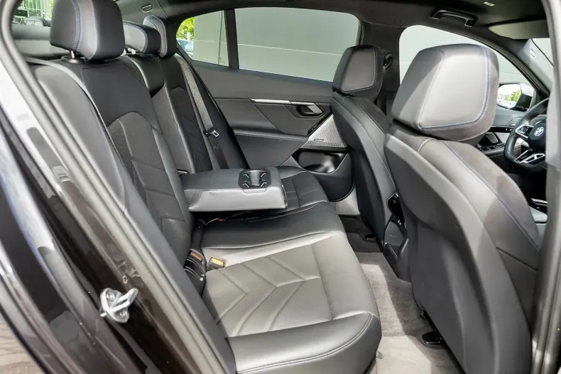 BMW 520 (Seria 5) din 2025 cu 4.561 km - oferta BMW218692 - foto 15
