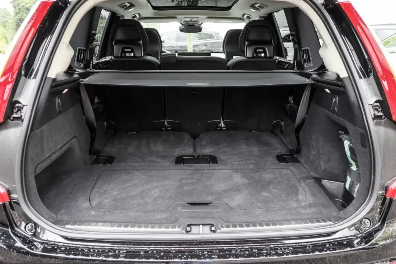 Volvo XC90 din 2024 cu 14.200 km - oferta VOL218701 - foto 11