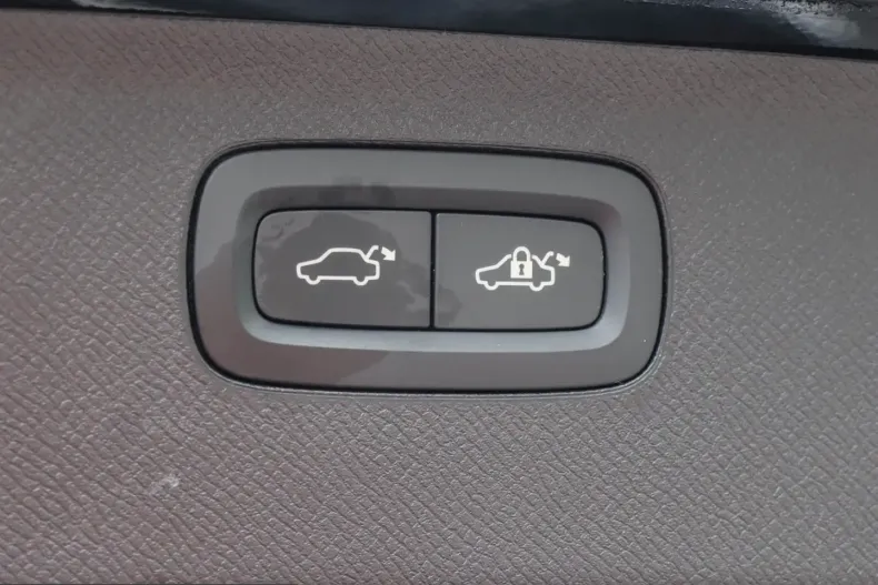 Volvo XC90 din 2024 cu 14.200 km - oferta VOL218701 - foto 17