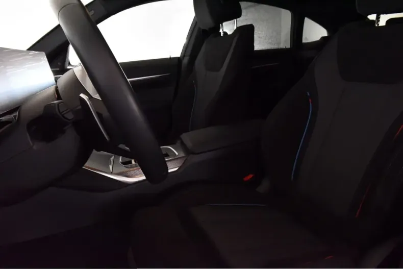 BMW 420d (Seria 4) din 2024 cu 6.261 km - oferta BMW218713 - foto 9