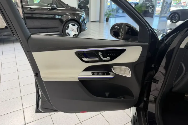 Mercedes-Benz GLC 300 (Clasa GLC) din 2022 cu 38.276 km - oferta MER218722 - foto 8
