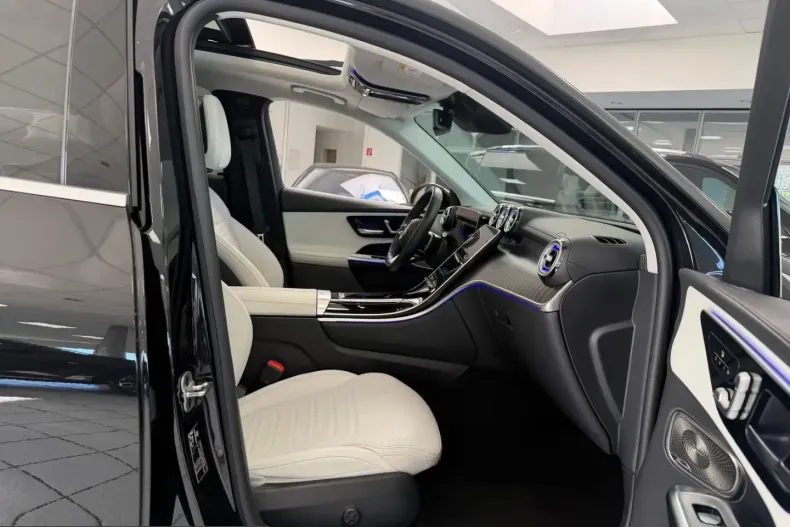 Mercedes-Benz GLC 300 (Clasa GLC) din 2022 cu 38.276 km - oferta MER218722 - foto 19