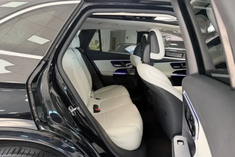 Mercedes-Benz GLC 300 (Clasa GLC) din 2022 cu 38.276 km - oferta MER218722 - foto 20