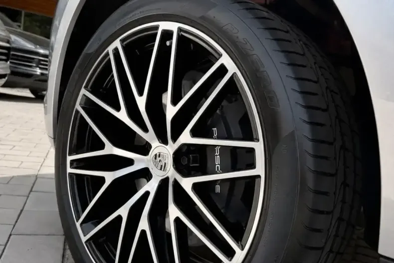 Porsche Macan din 2024 cu 33.100 km - oferta POR218740 - foto 5
