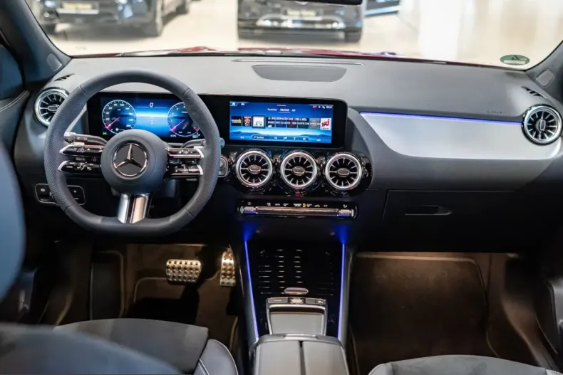 Mercedes-Benz GLA 200 (Clasa GLA) din 2026 cu 14.600 km - oferta MER218753 - foto 4
