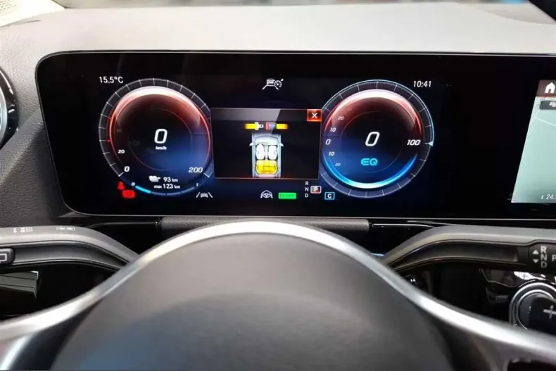Mercedes-Benz EQA din 2023 cu 28.076 km - oferta MER218754 - foto 11