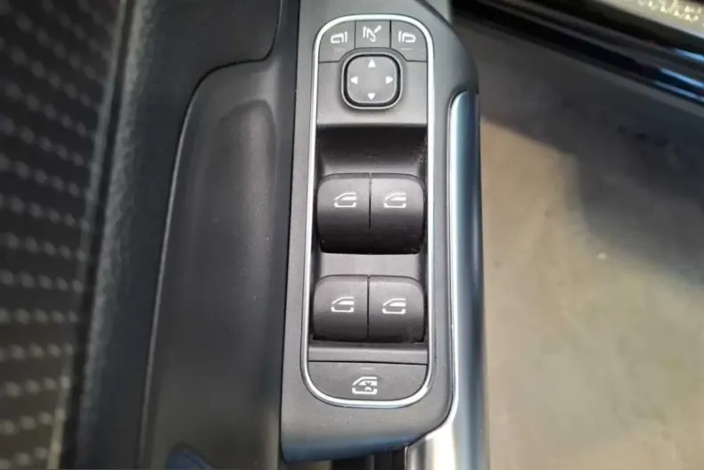 Mercedes-Benz EQA din 2023 cu 28.076 km - oferta MER218754 - foto 17