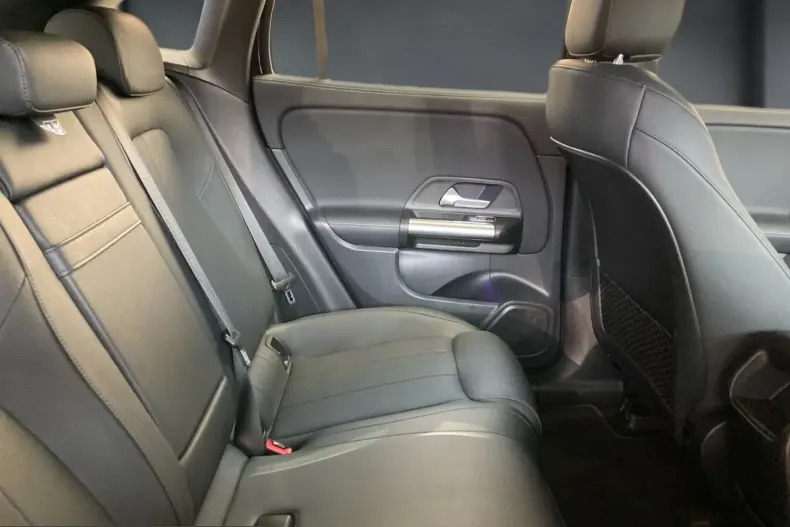 Mercedes-Benz EQA din 2023 cu 27.740 km - oferta MER218769 - foto 3