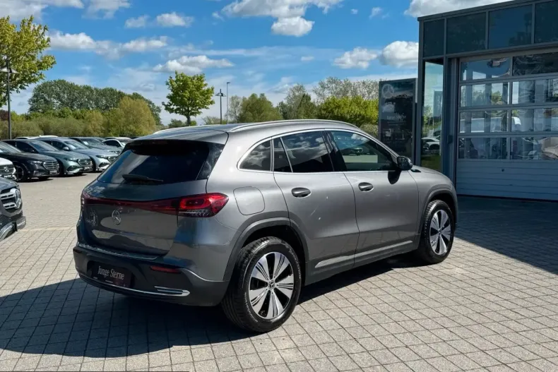 Mercedes-Benz EQA din 2022 cu 19.264 km - oferta MER218770 - foto 6
