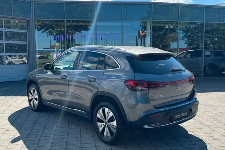 Mercedes-Benz EQA din 2022 cu 19.264 km - oferta MER218770 - foto 8