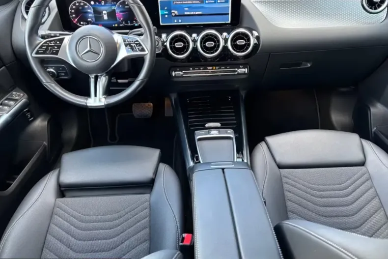Mercedes-Benz GLA 200 (Clasa GLA) din 2025 cu 16.298 km - oferta MER218788 - foto 5