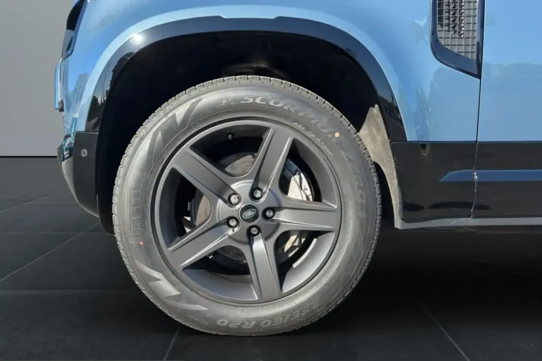Land Rover Defender din 2025 cu 24.650 km - oferta LAN218790 - foto 8
