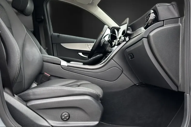 Mercedes-Benz GLC 300 (Clasa GLC) din 2021 cu 59.705 km - oferta MER218801 - foto 15