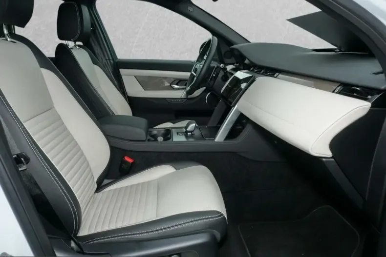 Land Rover Discovery Sport din 2025 cu 14.900 km - oferta LAN218803 - foto 3