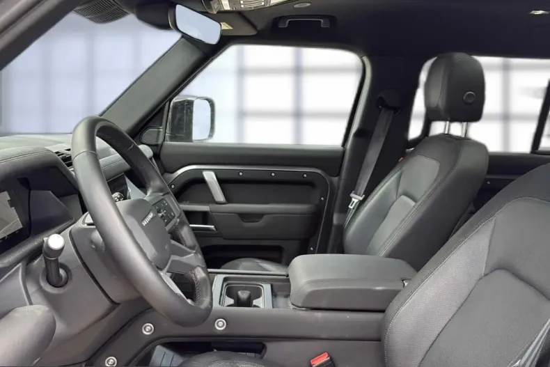 Land Rover Defender din 2024 cu 41.684 km - oferta LAN218806 - foto 5