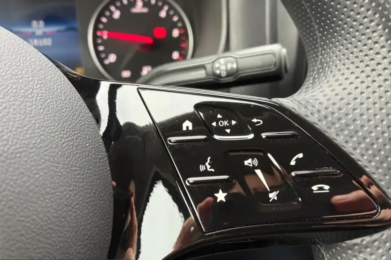 Mercedes-Benz Vito din 2024 cu 18.097 km - oferta MER218808 - foto 19