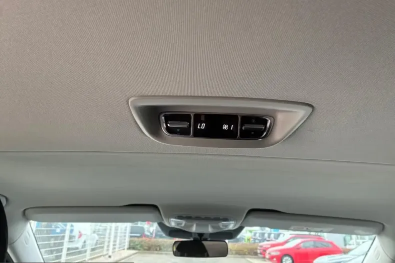 Mercedes-Benz Vito din 2024 cu 18.097 km - oferta MER218808 - foto 22