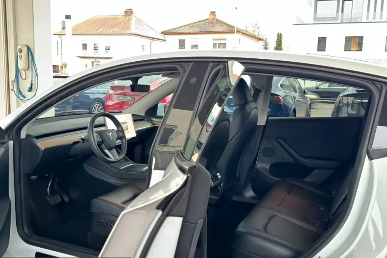 Tesla Model Y din 2023 cu 100.000 km - oferta TES218814 - foto 20