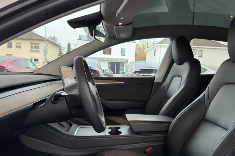 Tesla Model Y din 2022 cu 63.000 km - oferta TES218816 - foto 12