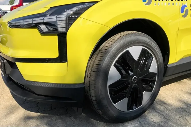 Volvo EX30 din 2024 cu 17.990 km - oferta VOL218824 - foto 3