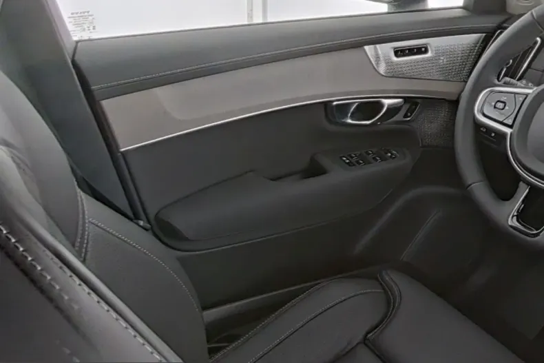 Volvo XC90 din 2025 cu 27.700 km - oferta VOL218835 - foto 7