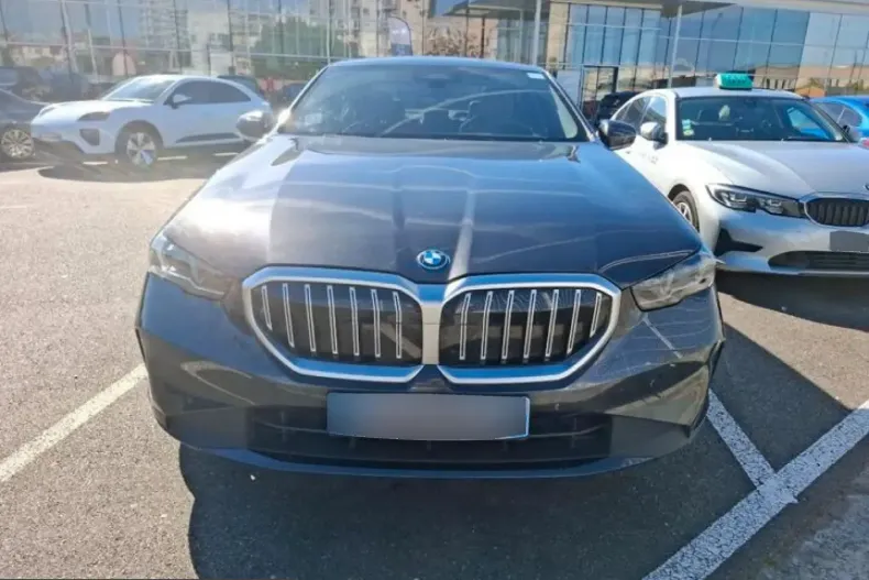 BMW 550 (Seria 5) din 2024 cu 42.573 km - oferta BMW218838 - foto 2