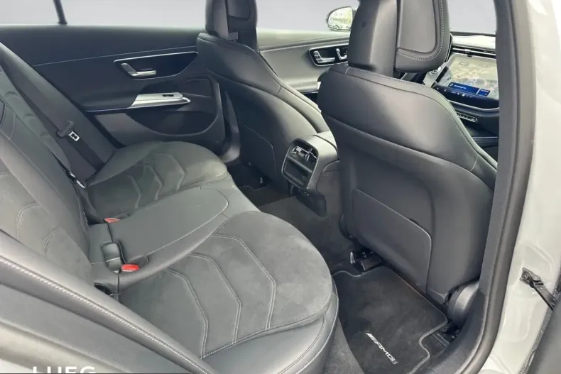 Mercedes-Benz E 300 (Clasa E) din 2025 cu 17.633 km - oferta MER218842 - foto 12