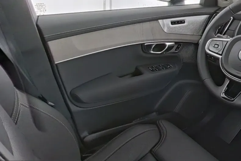 Volvo XC90 din 2025 cu 22.120 km - oferta VOL218845 - foto 12
