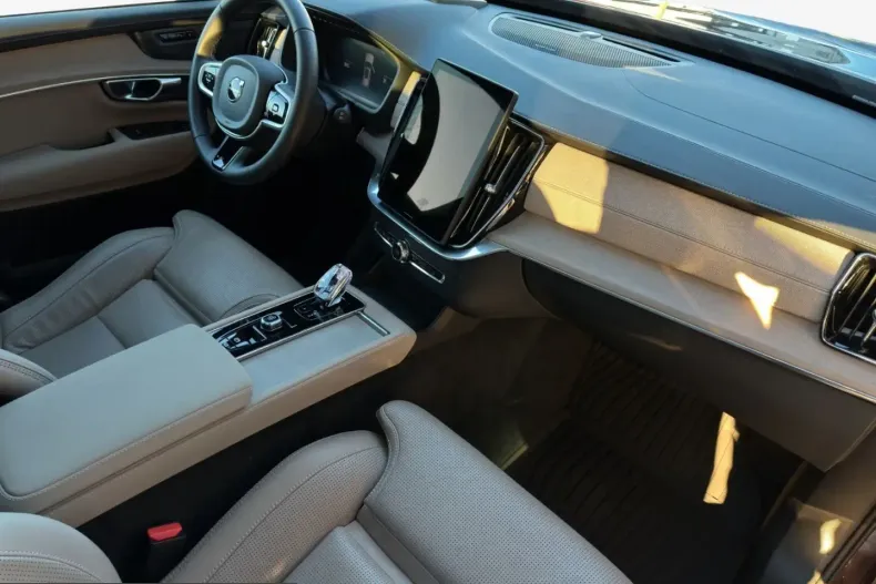 Volvo XC90 din 2025 cu 12.200 km - oferta VOL218846 - foto 5