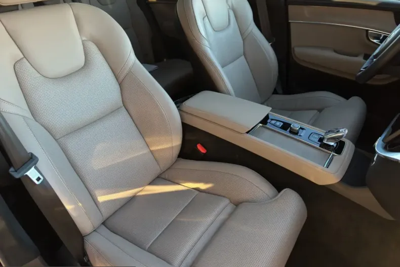 Volvo XC90 din 2025 cu 12.200 km - oferta VOL218846 - foto 6