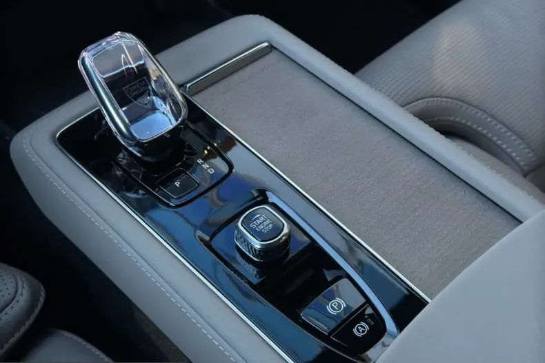 Volvo XC90 din 2025 cu 12.200 km - oferta VOL218846 - foto 9