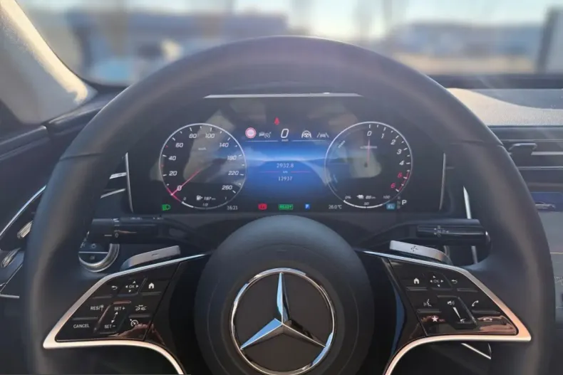 Mercedes-Benz E 300 (Clasa E) din 2024 cu 12.932 km - oferta MER218849 - foto 7