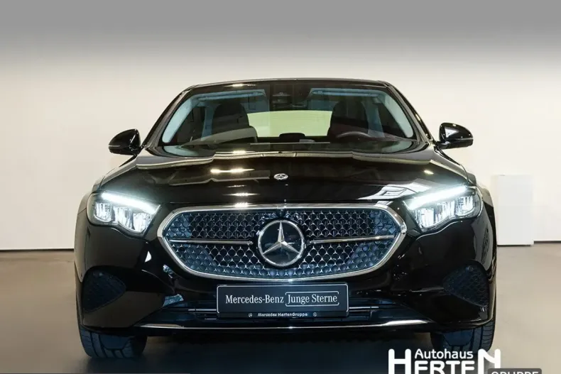 Mercedes-Benz E 300 (Clasa E) din 2025 cu 16.530 km - oferta MER218850 - foto 4