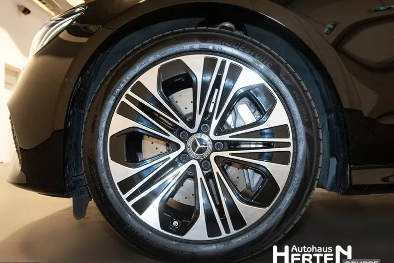 Mercedes-Benz E 300 (Clasa E) din 2025 cu 16.530 km - oferta MER218850 - foto 6