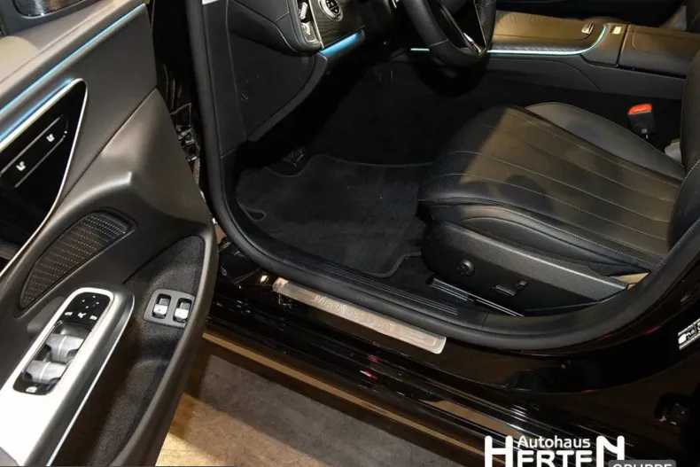 Mercedes-Benz E 300 (Clasa E) din 2025 cu 16.530 km - oferta MER218850 - foto 13
