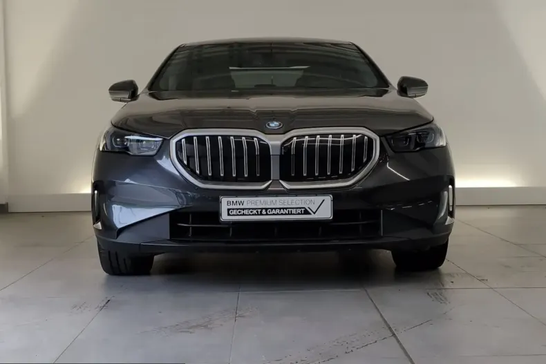 BMW 550 (Seria 5) din 2025 cu 34.468 km - oferta BMW218852 - foto 1