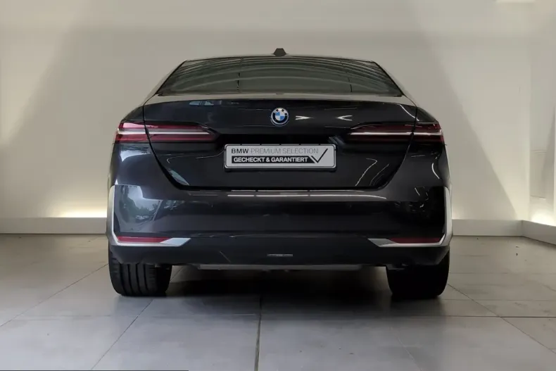 BMW 550 (Seria 5) din 2025 cu 34.468 km - oferta BMW218852 - foto 8