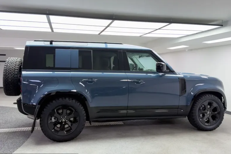 Land Rover Defender din 2024 cu 19.930 km - oferta LAN218855 - foto 6
