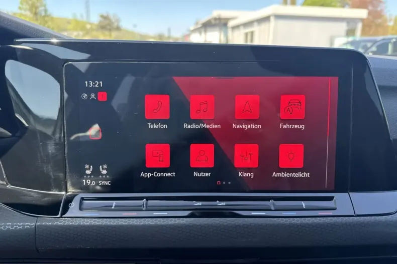 Volkswagen Golf din 2024 cu 21.749 km - oferta VOL218861 - foto 14