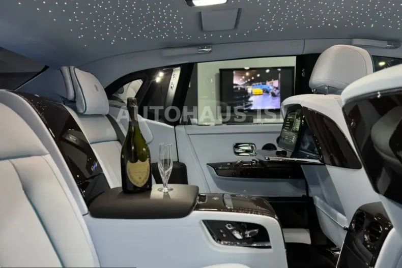 Rolls-Royce Phantom din 2023 cu 19.980 km - oferta ROL218870 - foto 40