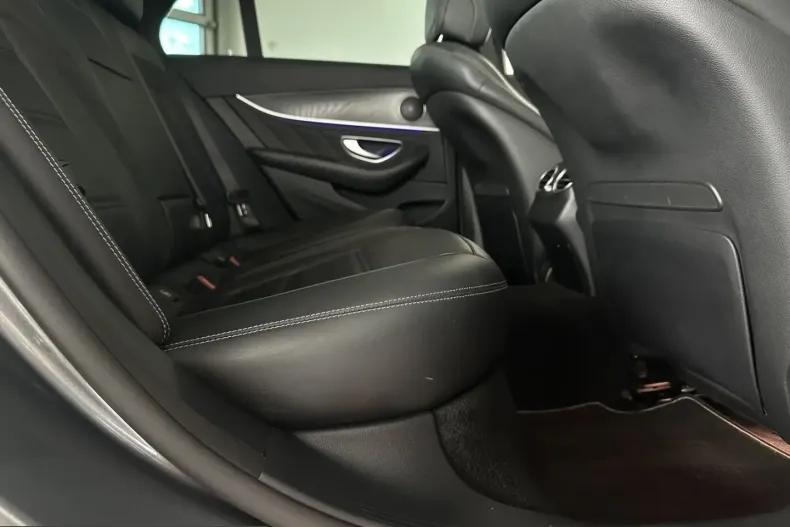 Mercedes-Benz E 53 AMG (Clasa E) din 2022 cu 94.000 km - oferta MER218876 - foto 28