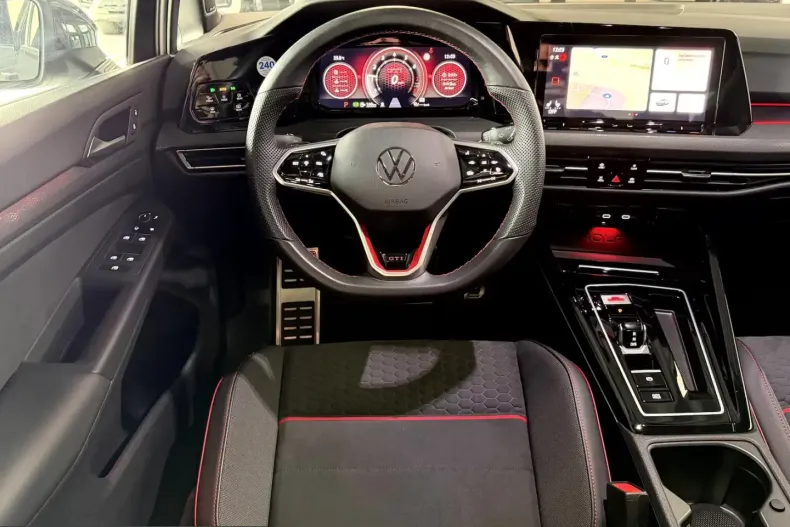 Volkswagen Golf din 2023 cu 15.573 km - oferta VOL218879 - foto 3