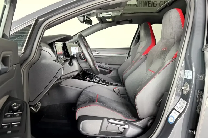 Volkswagen Golf din 2023 cu 15.573 km - oferta VOL218879 - foto 5