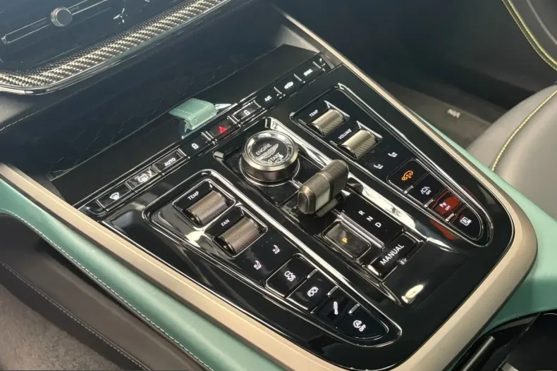 Aston Martin DBX din 2025 cu 19.000 km - oferta AST218880 - foto 9
